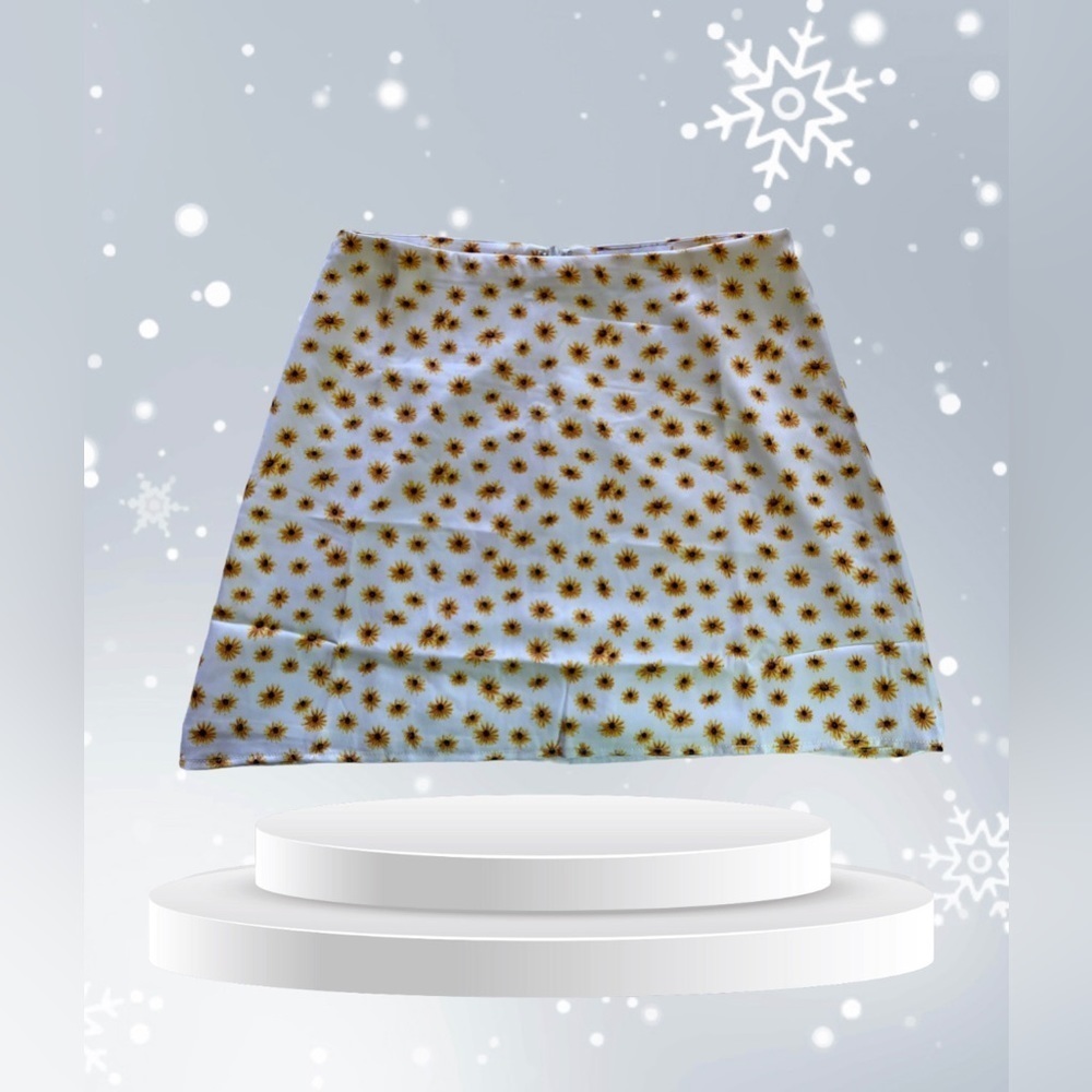 We wore what ditsy daisies mini skirt  Womens Mini SLIP Skirt ZR5 IVORY MULTI M